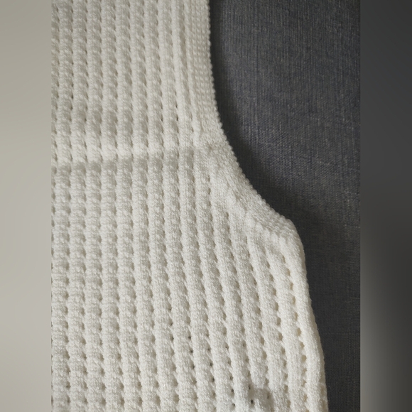 COPY - NWT White Knitted top. M - Picture 6 of 7
